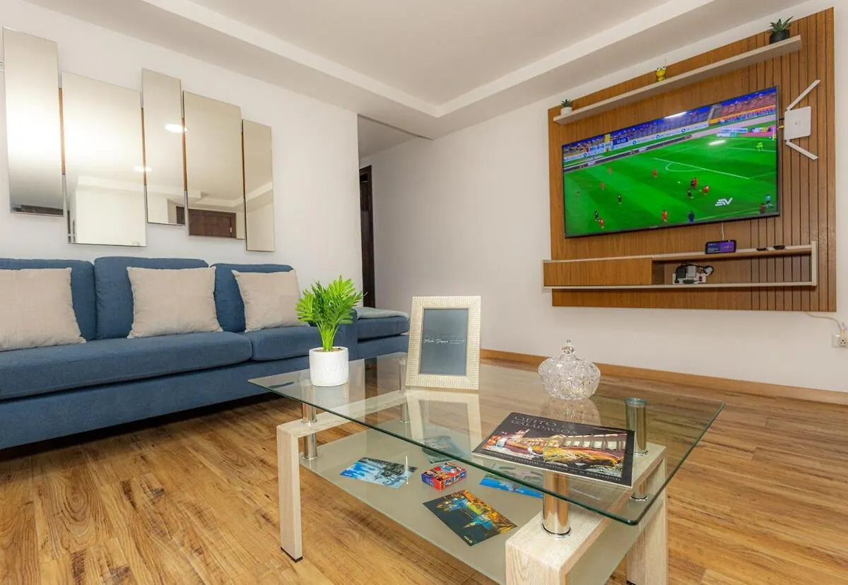 Comfortable, Central And Quiet Apartment In Quito